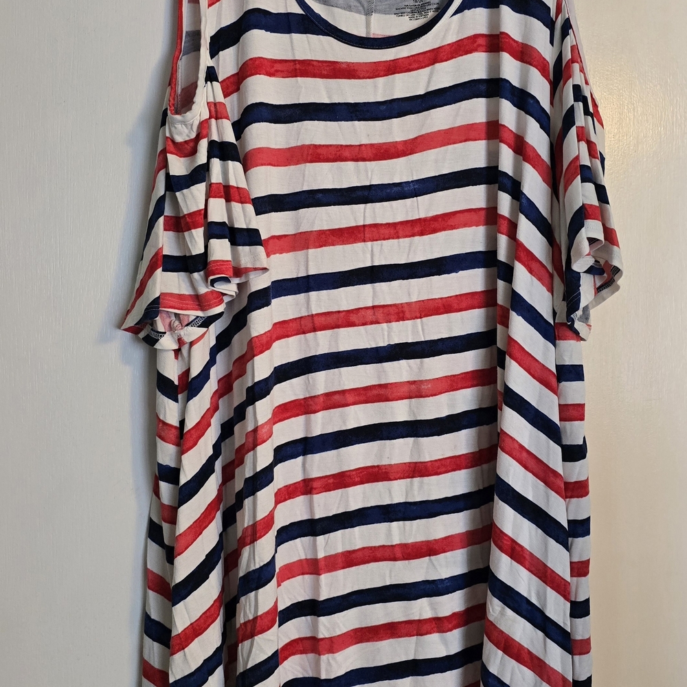 Lane Bryant Cold Shoulder Swing Top 18/20